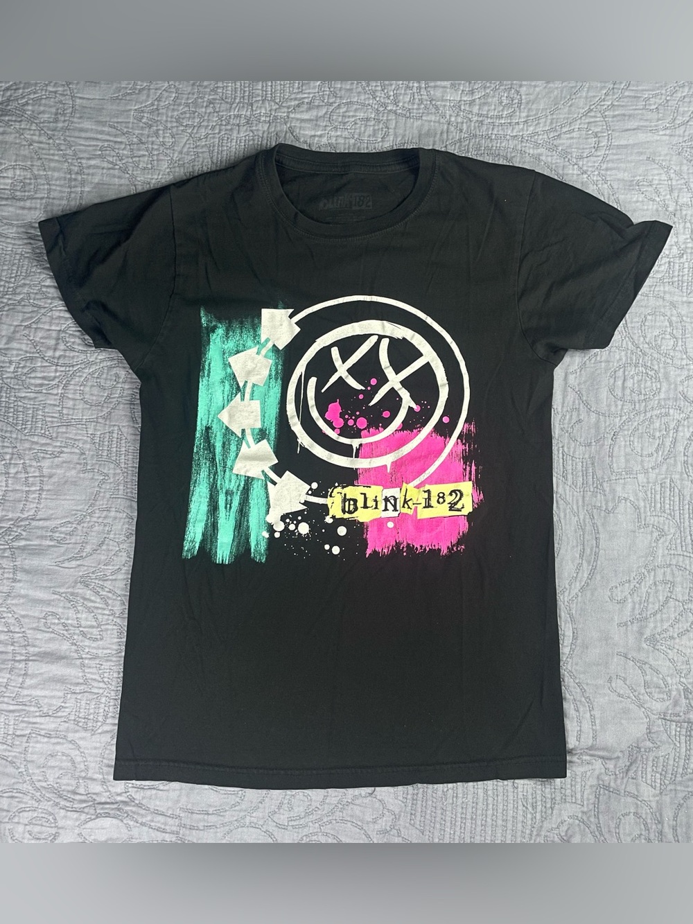 Blink-182  T-Shirt Black Graphic Size: S
